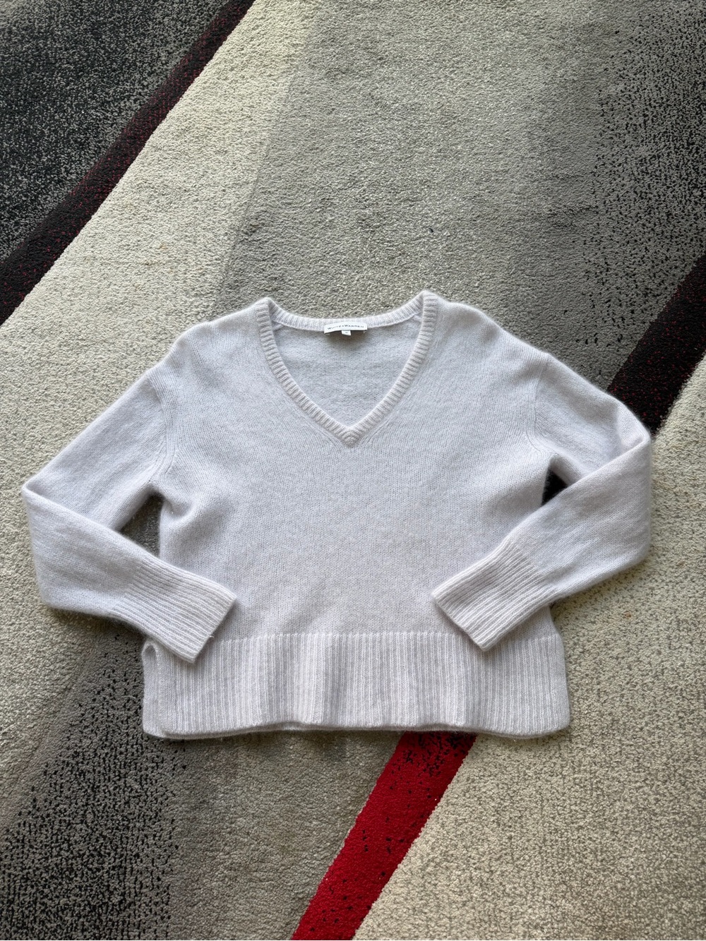 White + Warren V Neck Cashmere Sweater - Picture 1 of 4